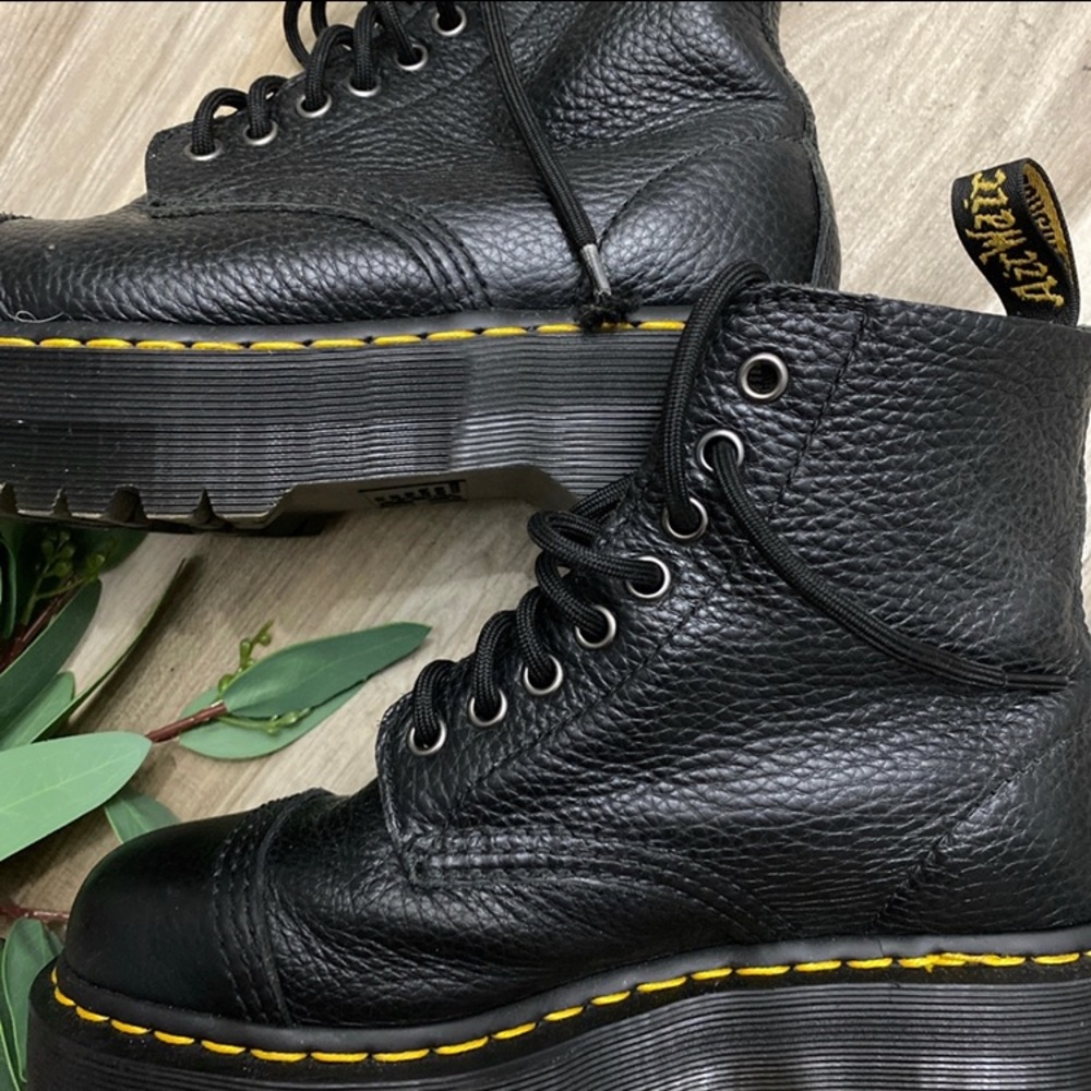 Dr martens 1460 Pascal platform boots 
US 7